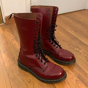 🍒 Dr. Martens Cherry Red 14 Eye Boots • Size 9